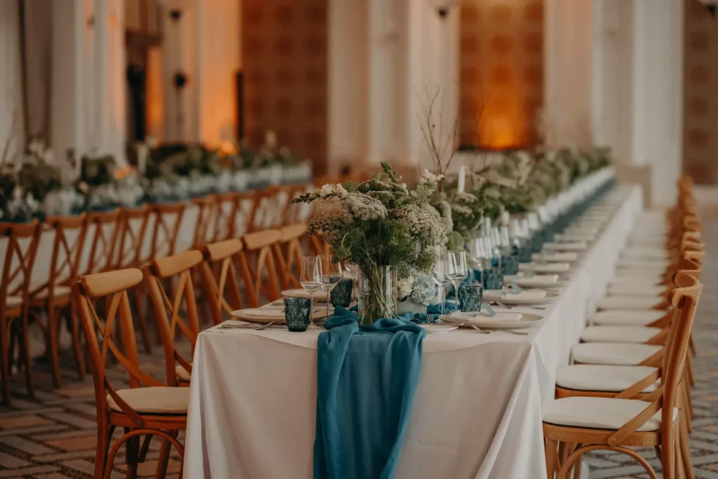 chic and elegant table decor wedding