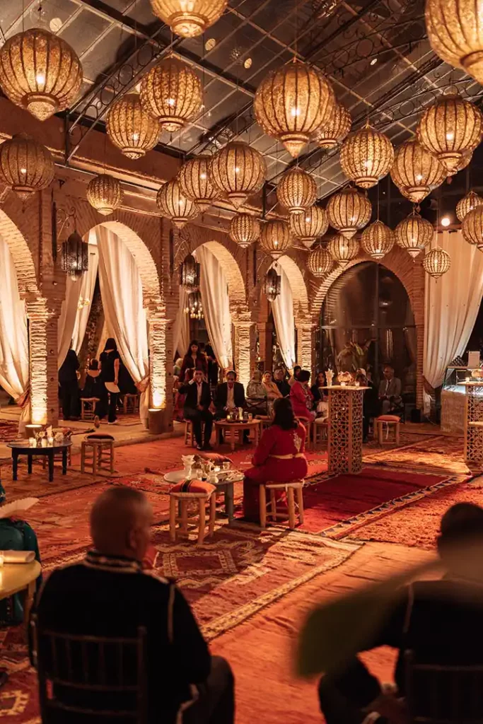 salle de mariage aux lanternes par maev